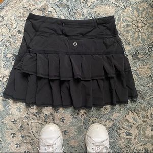 Lululemon Women’s Black Pace Setter Skirt. Size 4 TALL